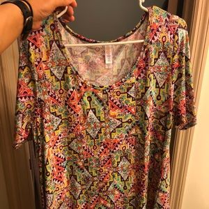 Lularoe top size med